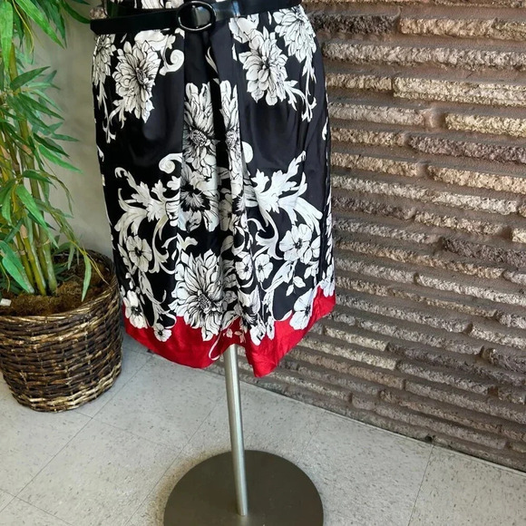 White House Black Market 100% Silk Red and Black Strapless Party Dress Size 12 - Picture 5 of 7